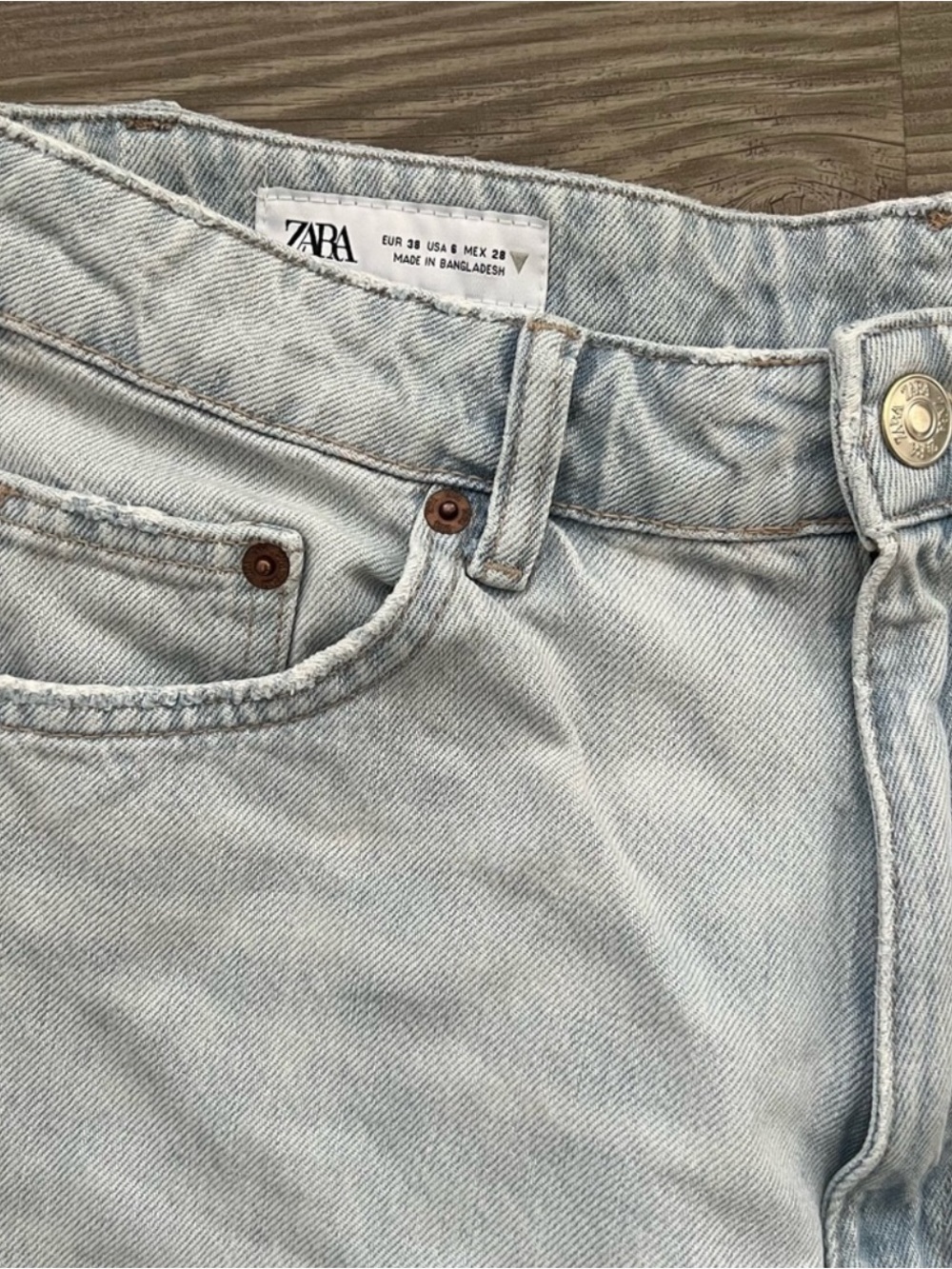 ZARA • Blogger Fave Balloon Cut Washed Denim Jeans - Picture 3 of 7